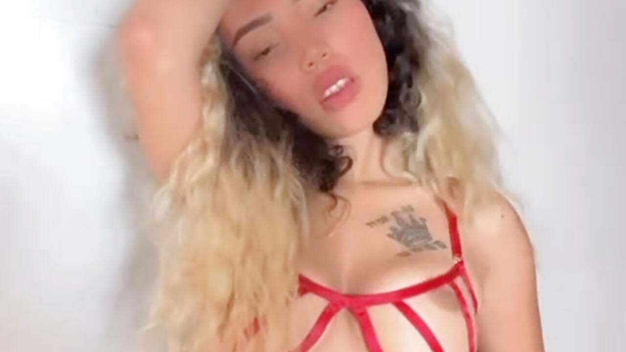 Sexy and spicy girl 🌶😋🥰