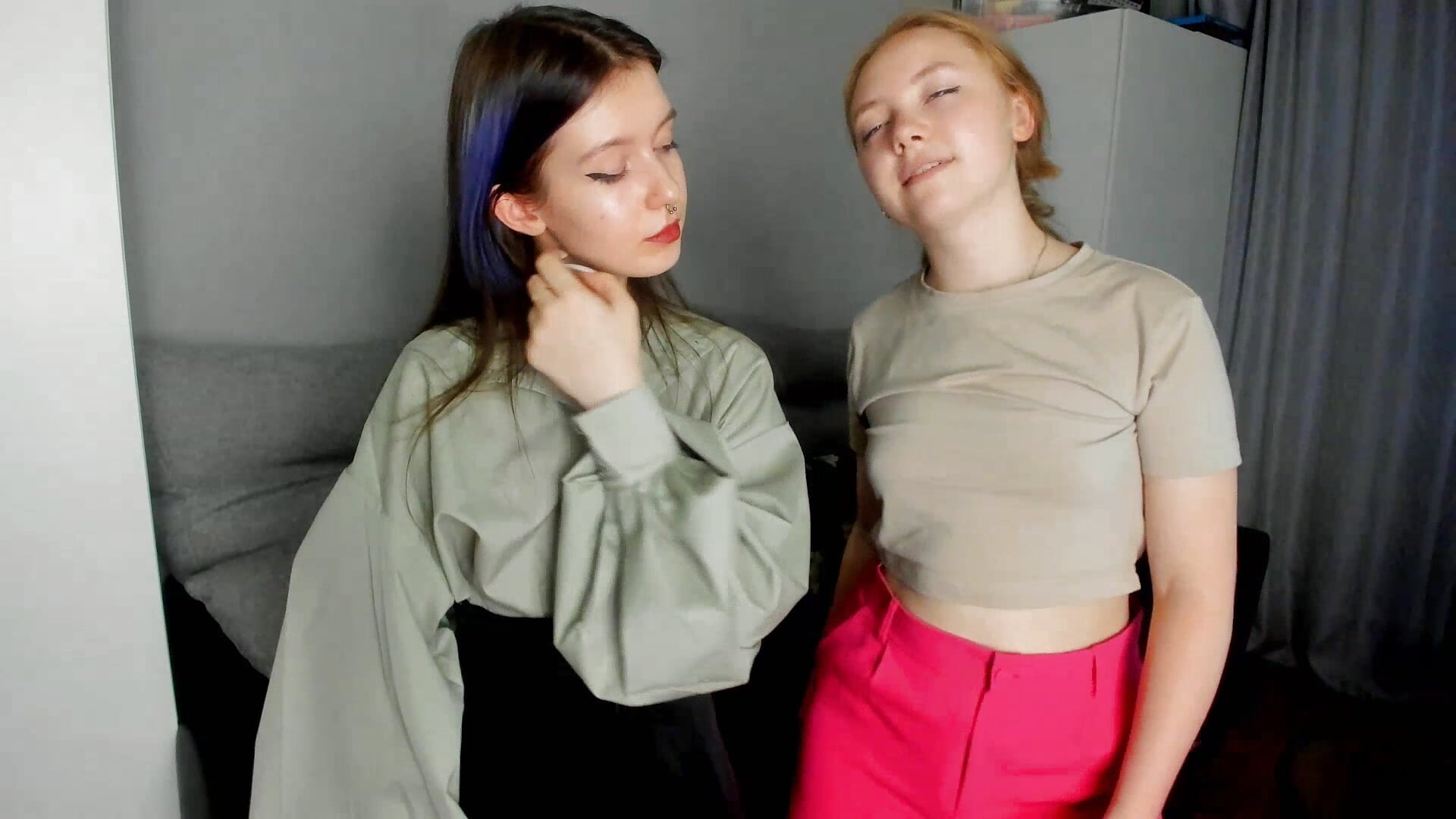 Just dancing) - video by IriskaGreen cam model