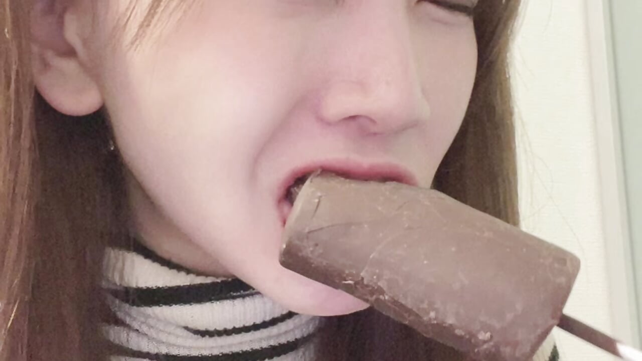 外ｶﾘ中ﾌﾜなﾁｮｺﾏｼｭﾏﾛを食べようと思ったら&hellip;&hellip;..