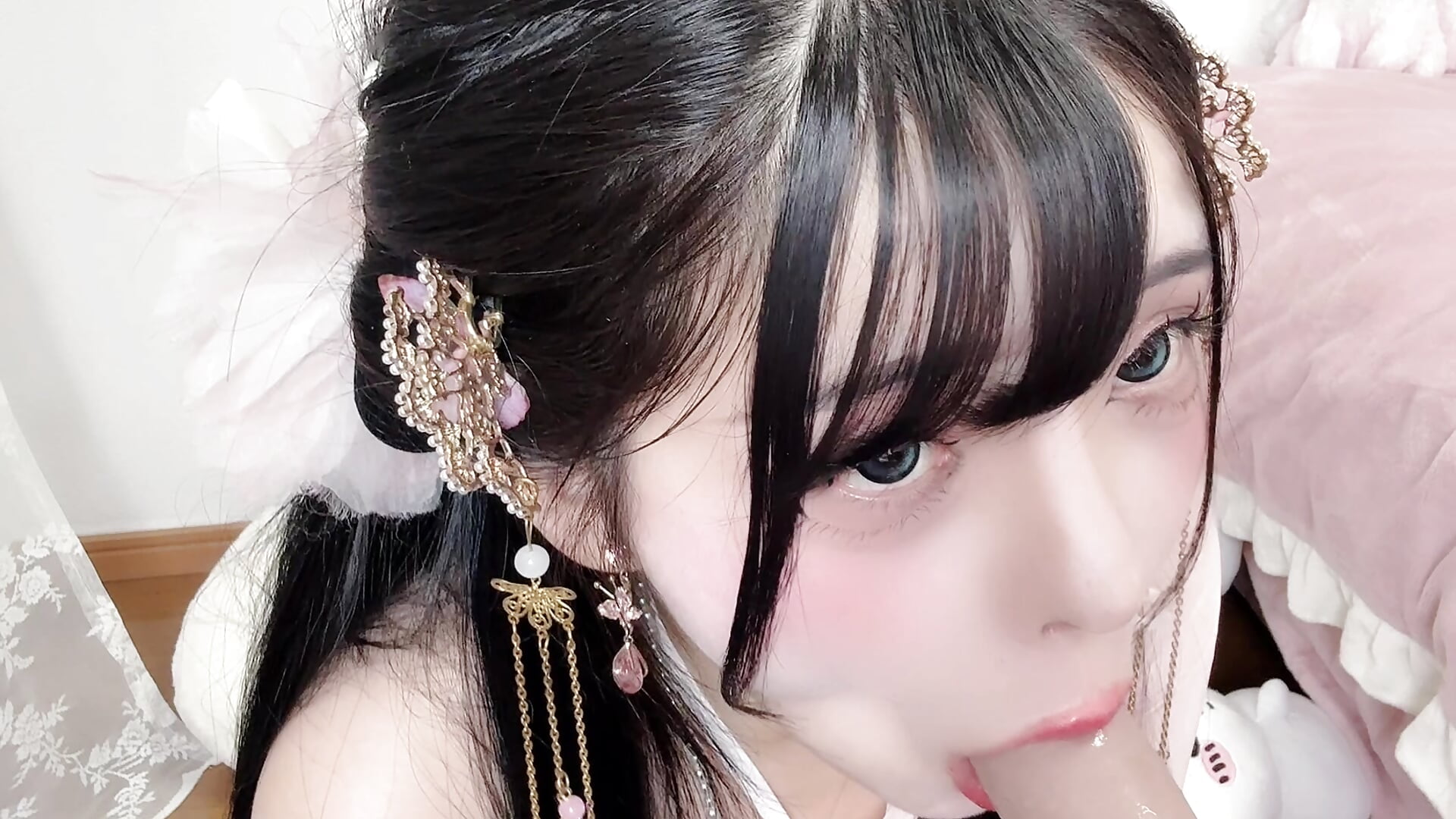 「私人定制分享」大肉棒强奸粉色汉服仙女宝宝 - video by Sherry_niko cam model