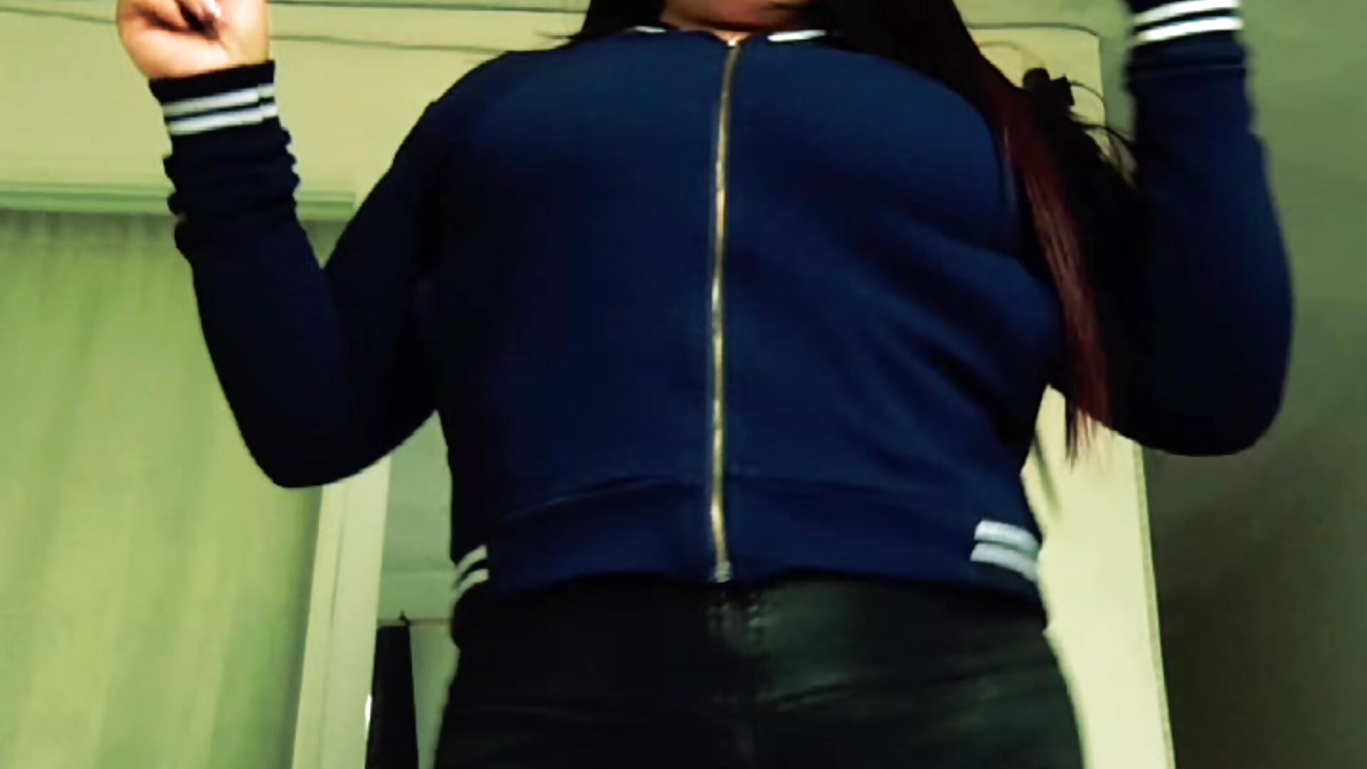 Happy Violet－カメラキャストのviolet_mooreの動画