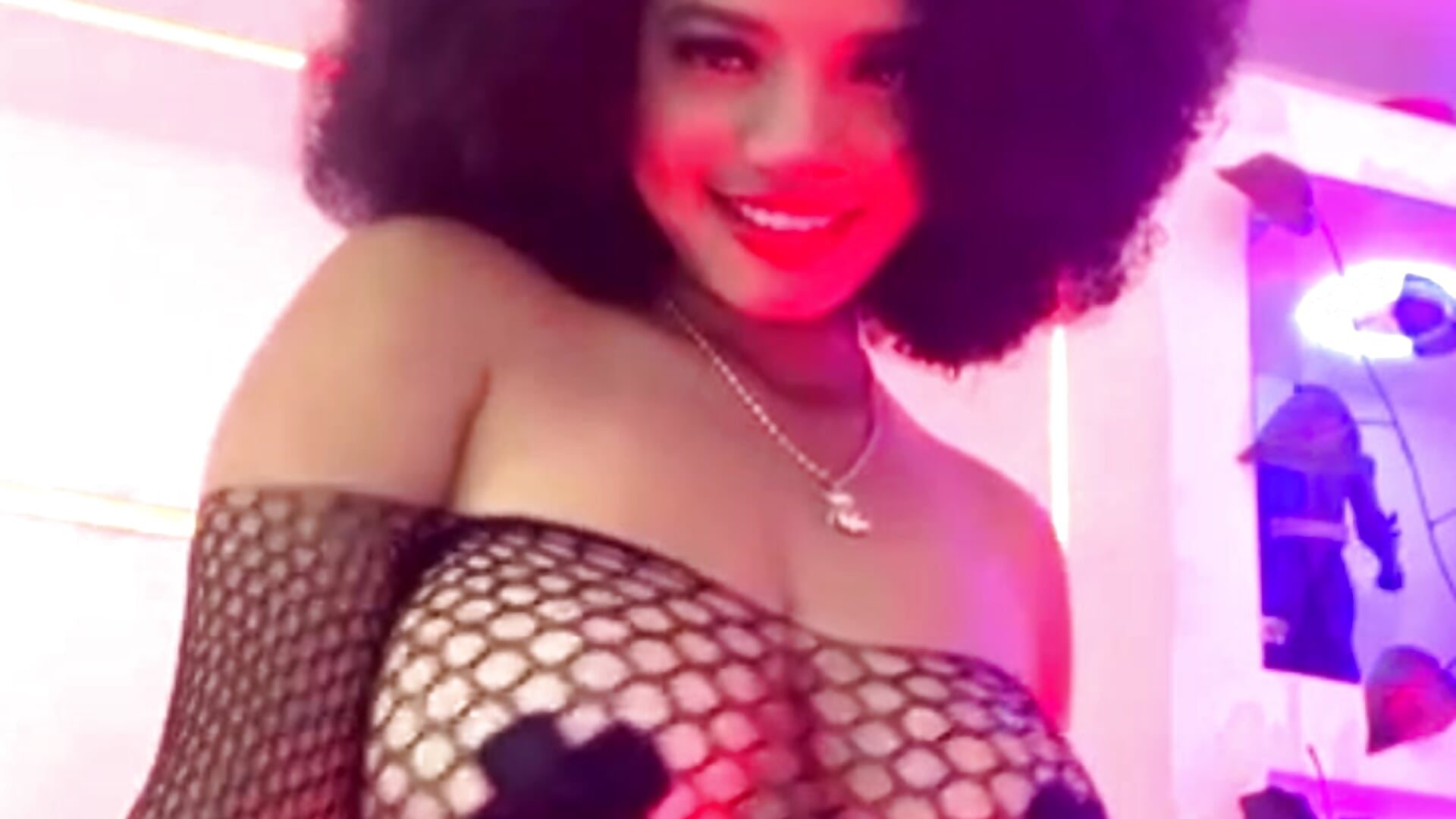 Sexy Malaika - video by MalaikaBrown cam model