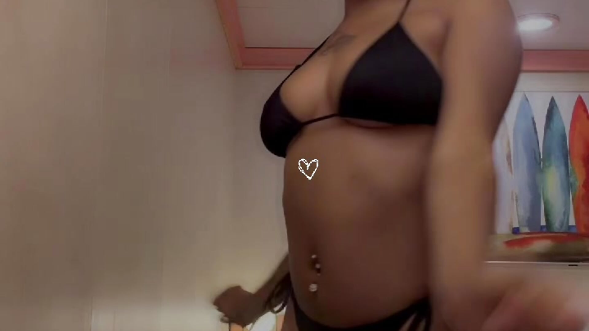 Heading to the pool if the cruise - video di LeBimbo modella di cam
