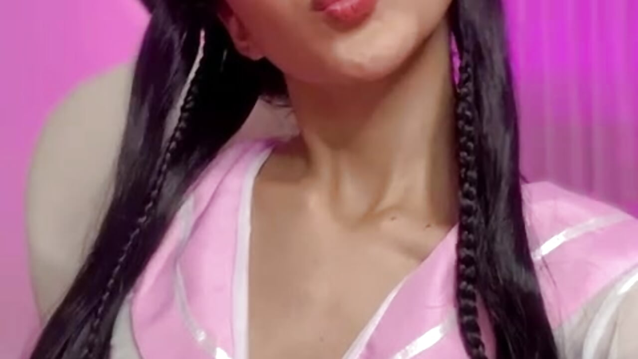 kisses baby♥ - video by miiaa_evans cam model