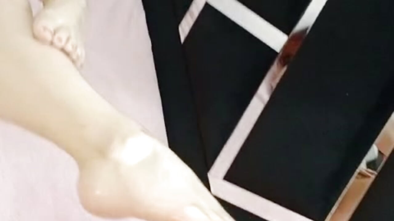 Oil in body (feet)