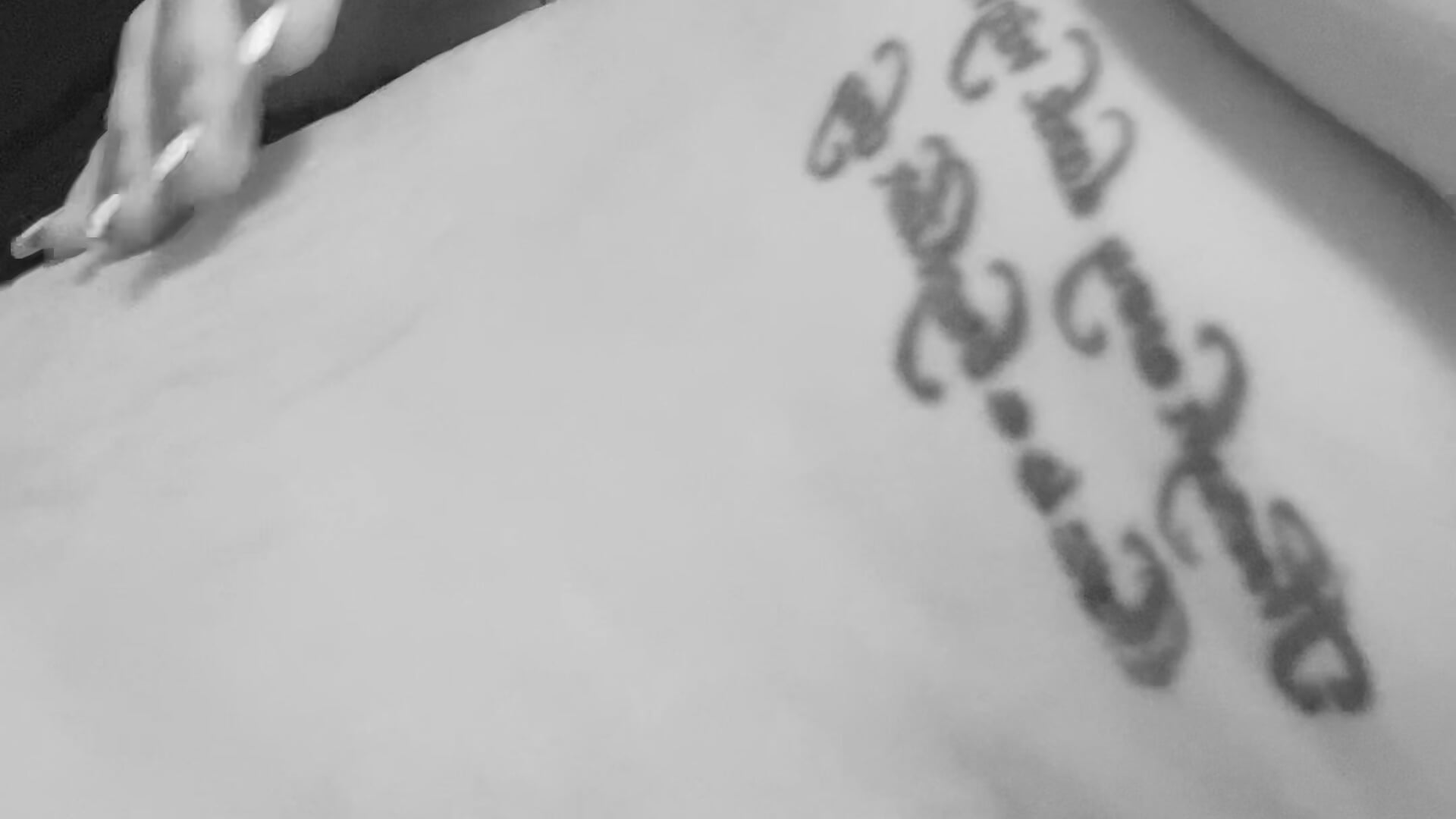 Bodyyyyy - video oleh model kamera QueenNuttCollector