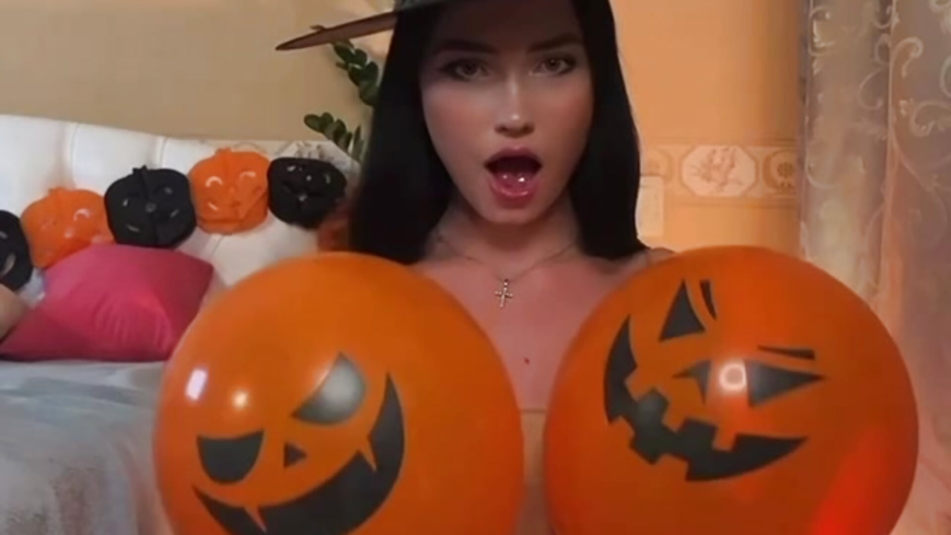 halloween moves - video by KatePhoenix cam model