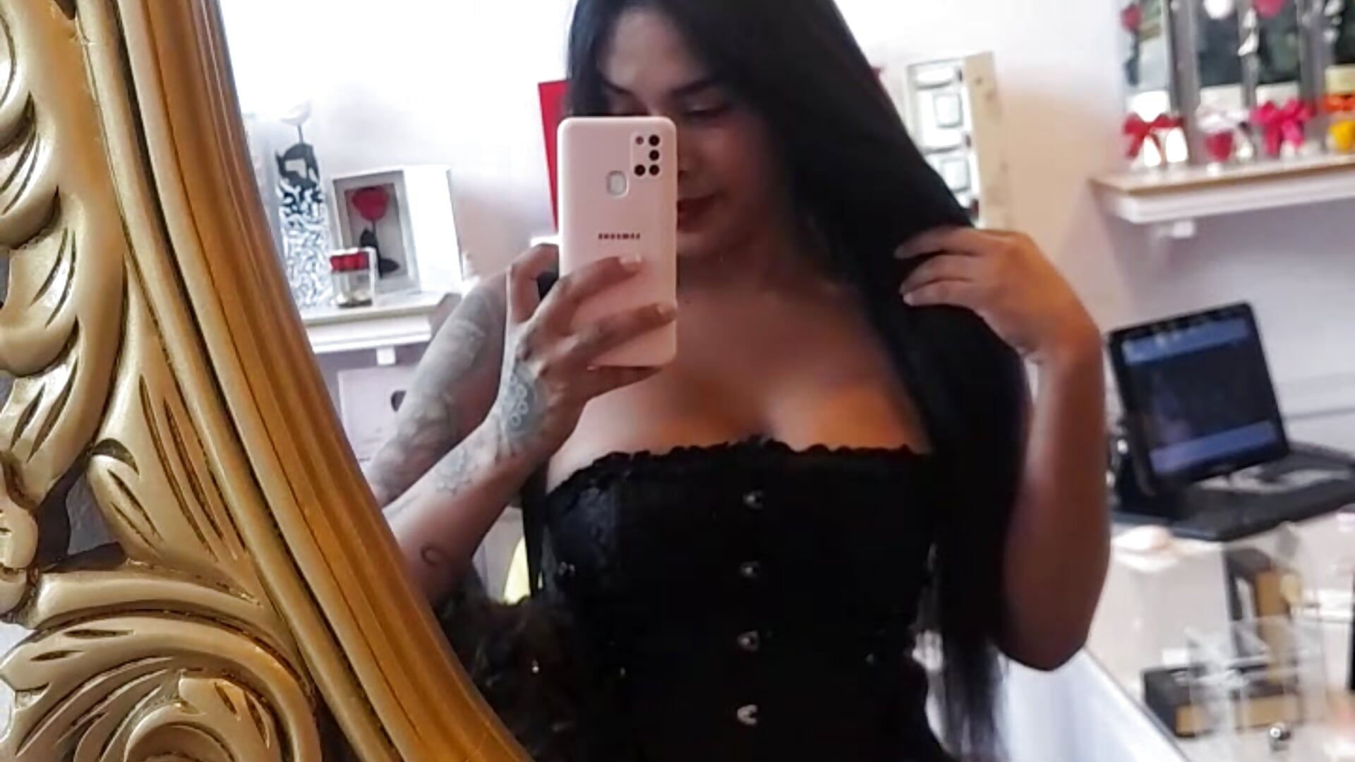 Roses – видео вебкам-модели girlhentaiorgasmic