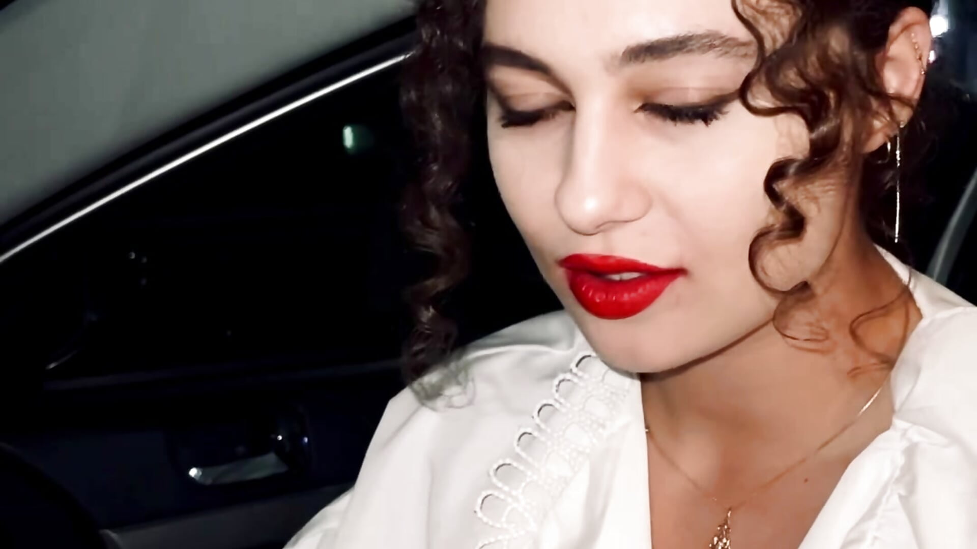 Do you want to drink gin with me at night? - video by Your_insomniya cam model