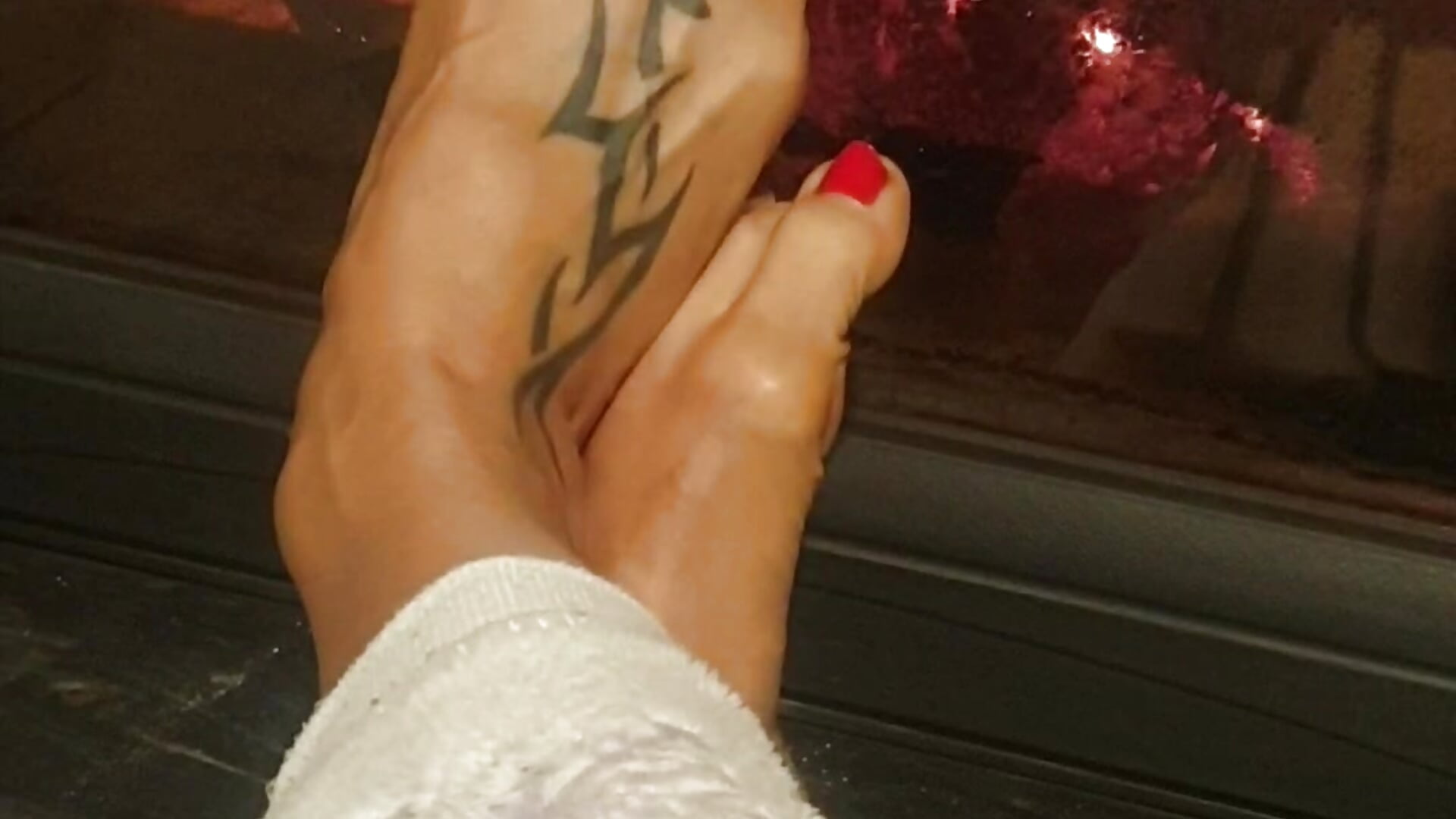 Fire feet - video by Kinky_Butterfly cam model