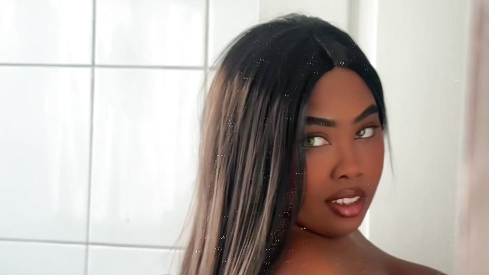 Bésame – video od webkamerové modelky MySweetPerla21
