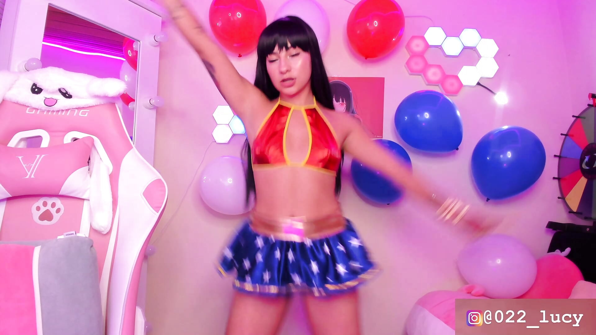 Wonder Woman Lol - video by lucykinky22 cam model