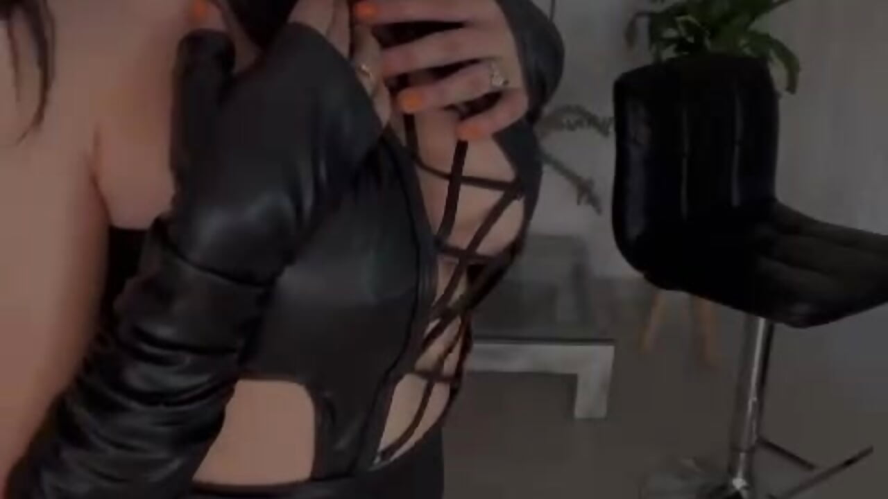 Show tits and milk love - video oleh model kamera nicky_saenzz