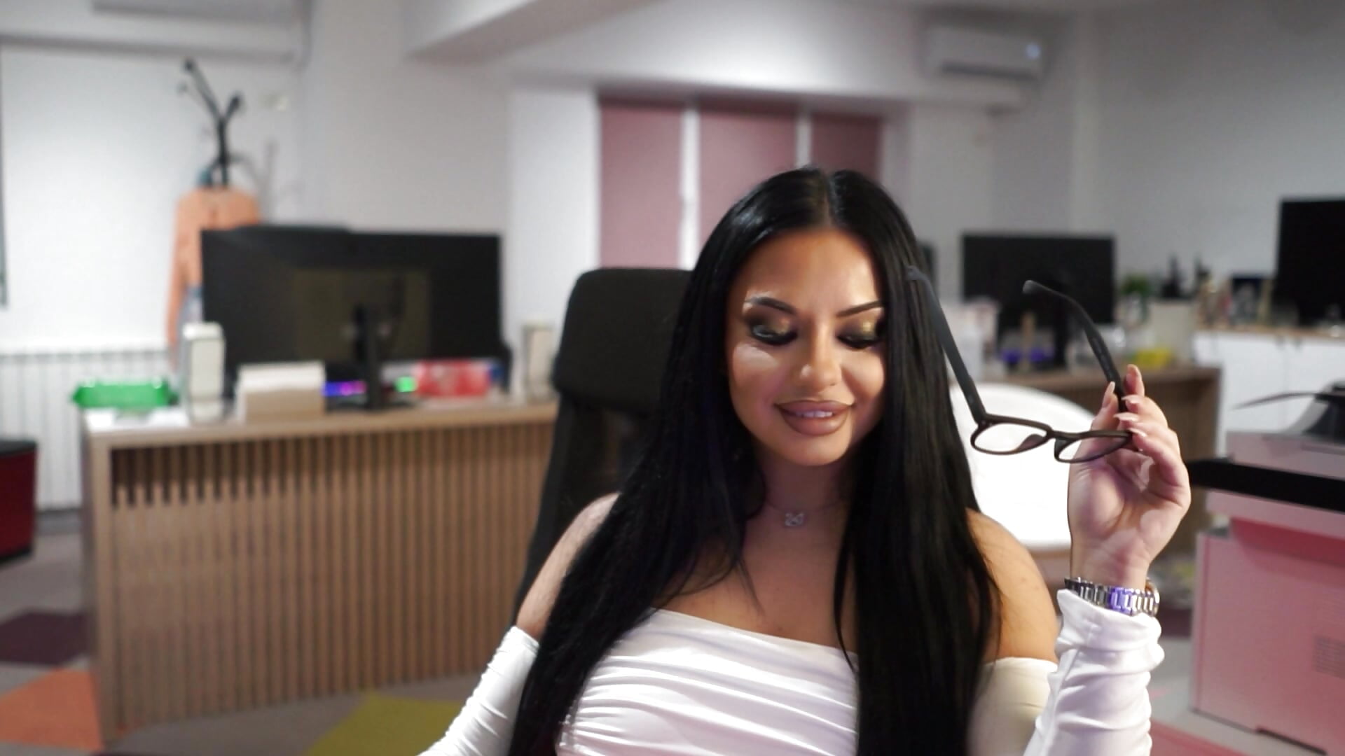 Put you under the desk - video av EdithOliviere cam-modell