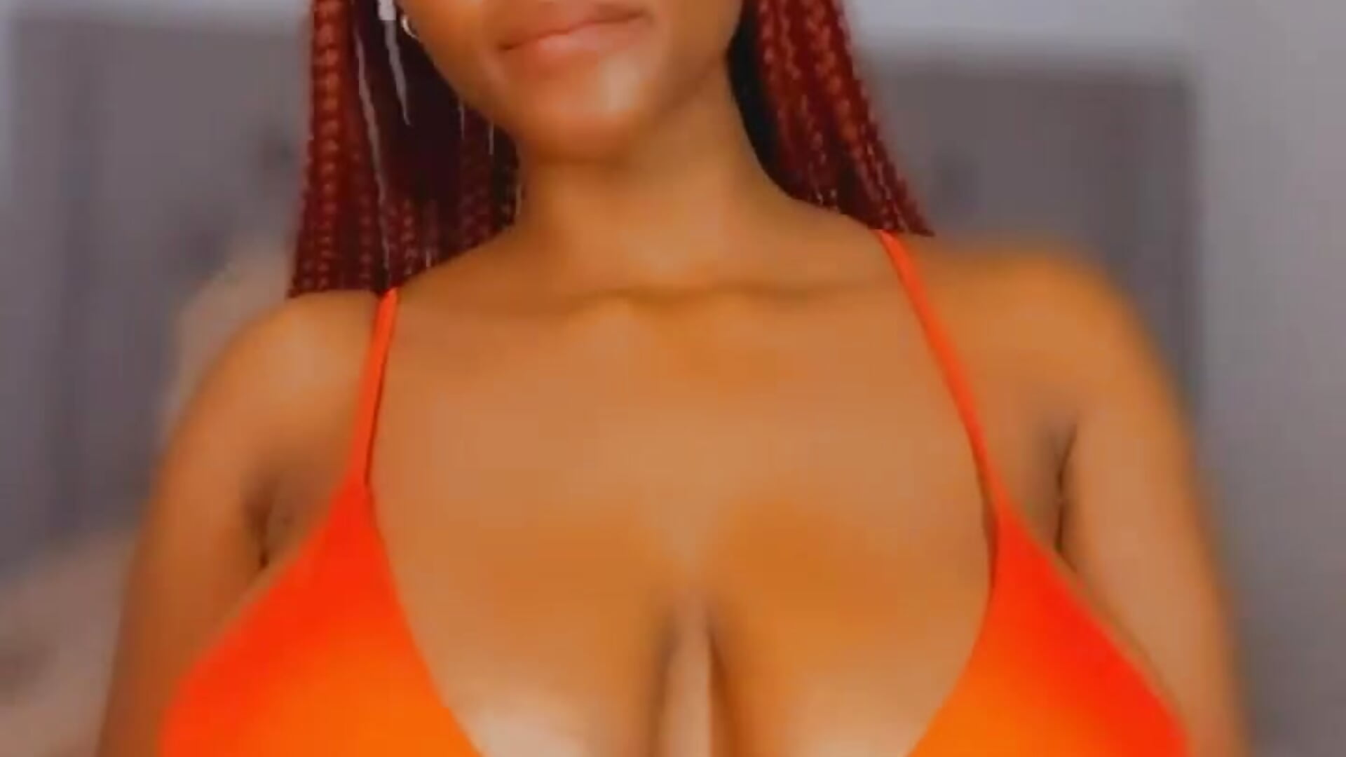 418891411de9189a7c5a51047eed3be7 - فيديو من Yung-Missy موديل الكام