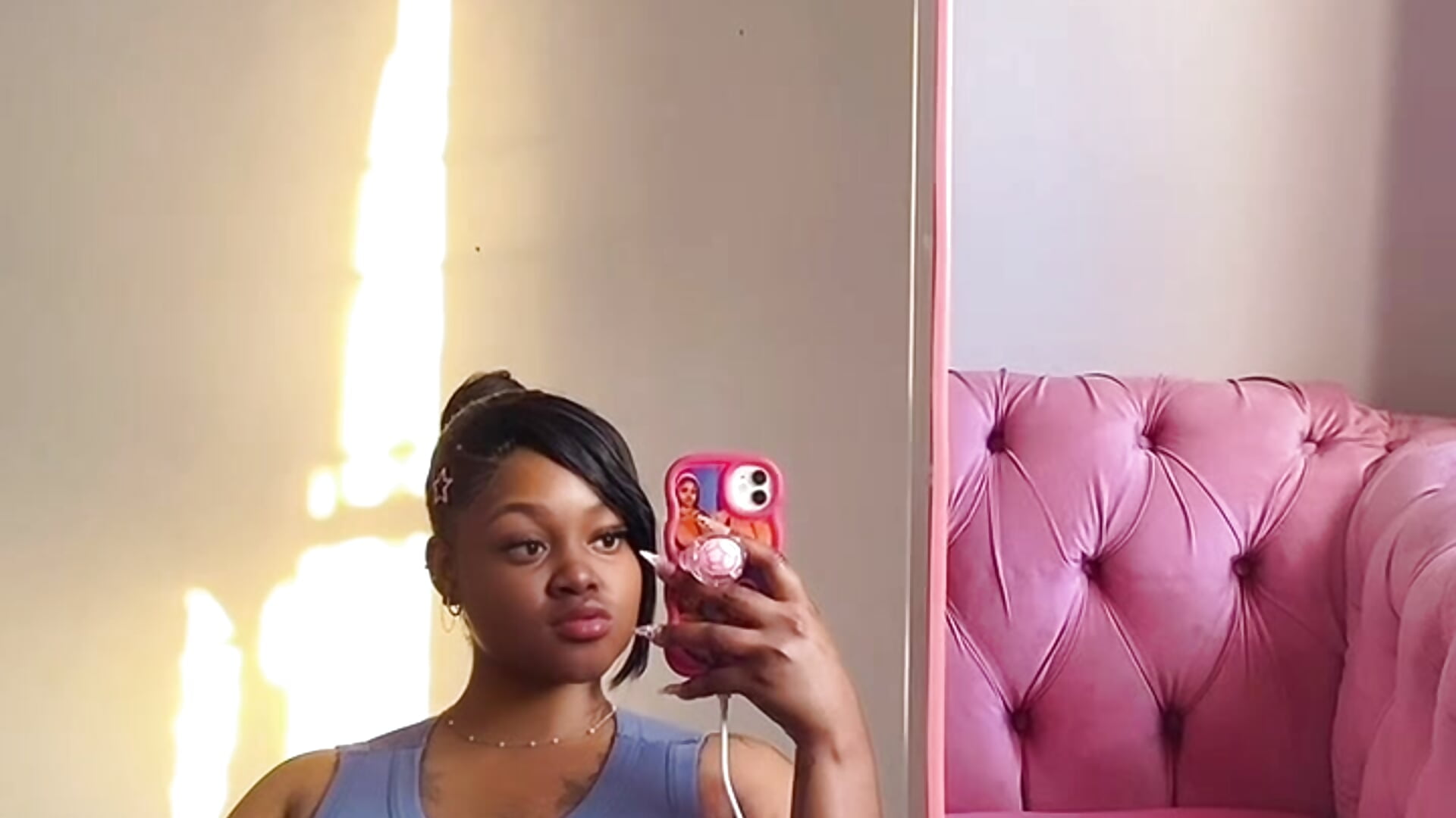 c3adf71f7d224a6b949fe411f7963b38 - فيديو من Yung-Missy موديل الكام