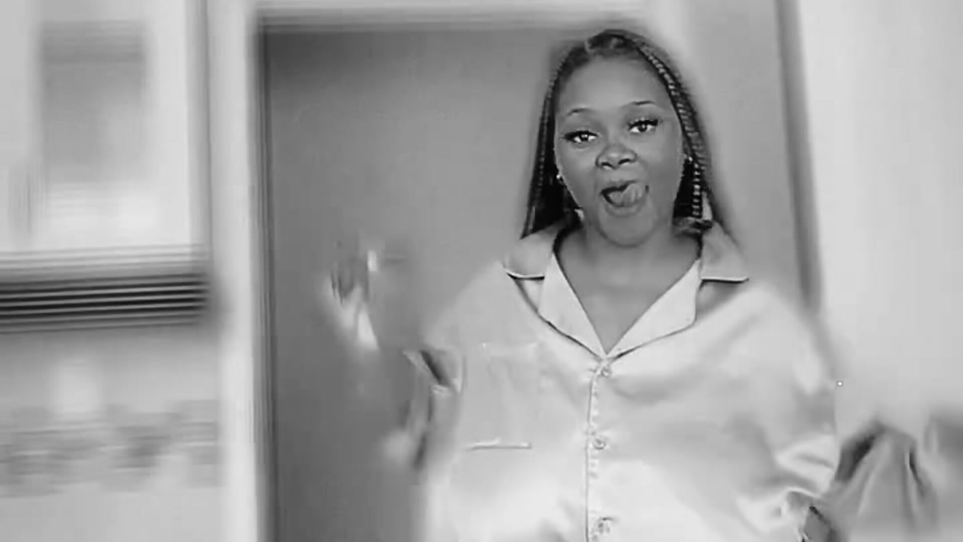 😂 - فيديو من Yung-Missy موديل الكام