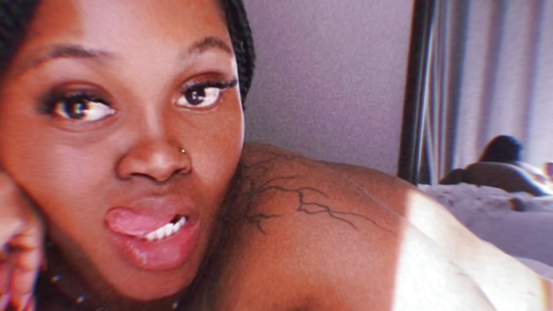 D312744D-5DF7-4FC2-822E-7E9E34B77A8F - فيديو من Yung-Missy موديل الكام