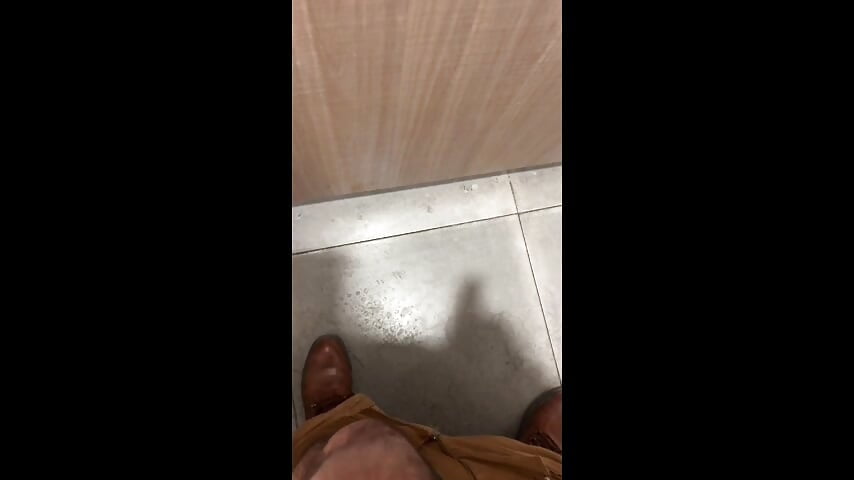 Under wall play - video by DaddybearVLC cam model