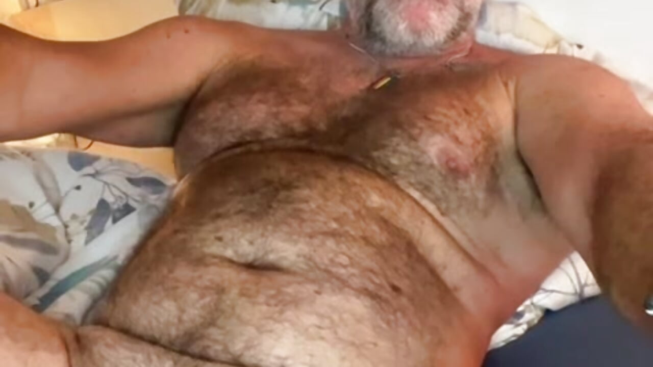 Getting it ready for a live - vídeo de la modelo de cam DaddybearVLC