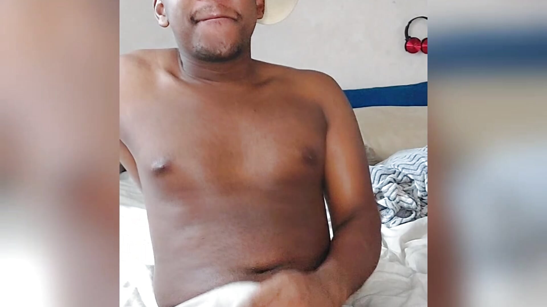 1000625983