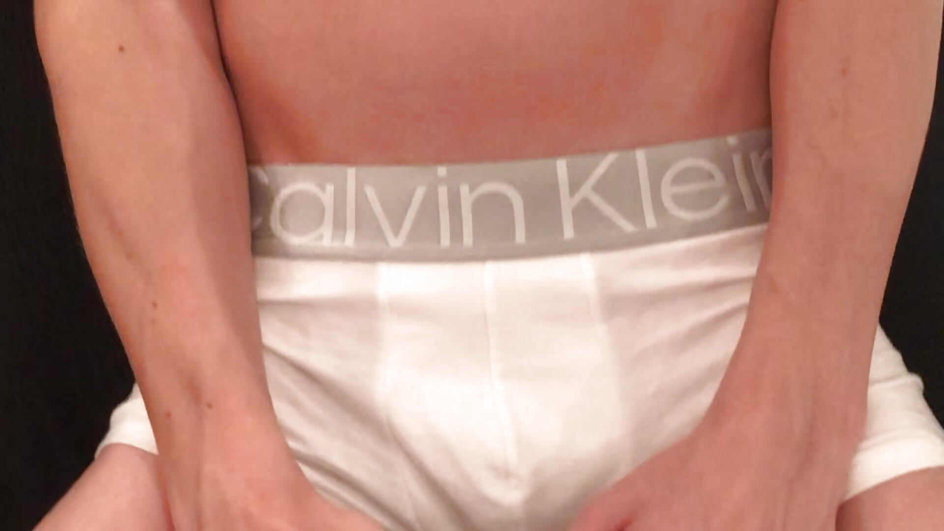 TJ hautnah im Sessel Megahot - video oleh model kamera Toyjungee