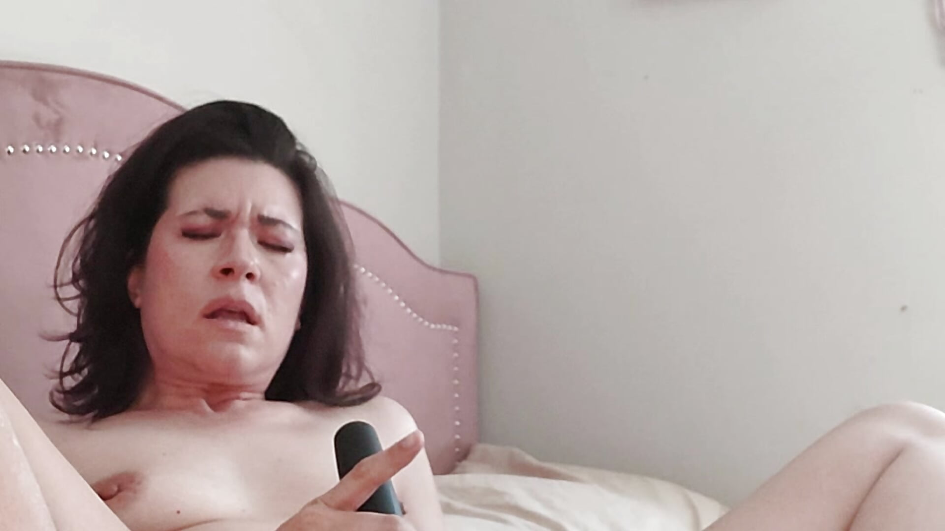 Butt plug lush and domi cum - video oleh model kamera lodestar