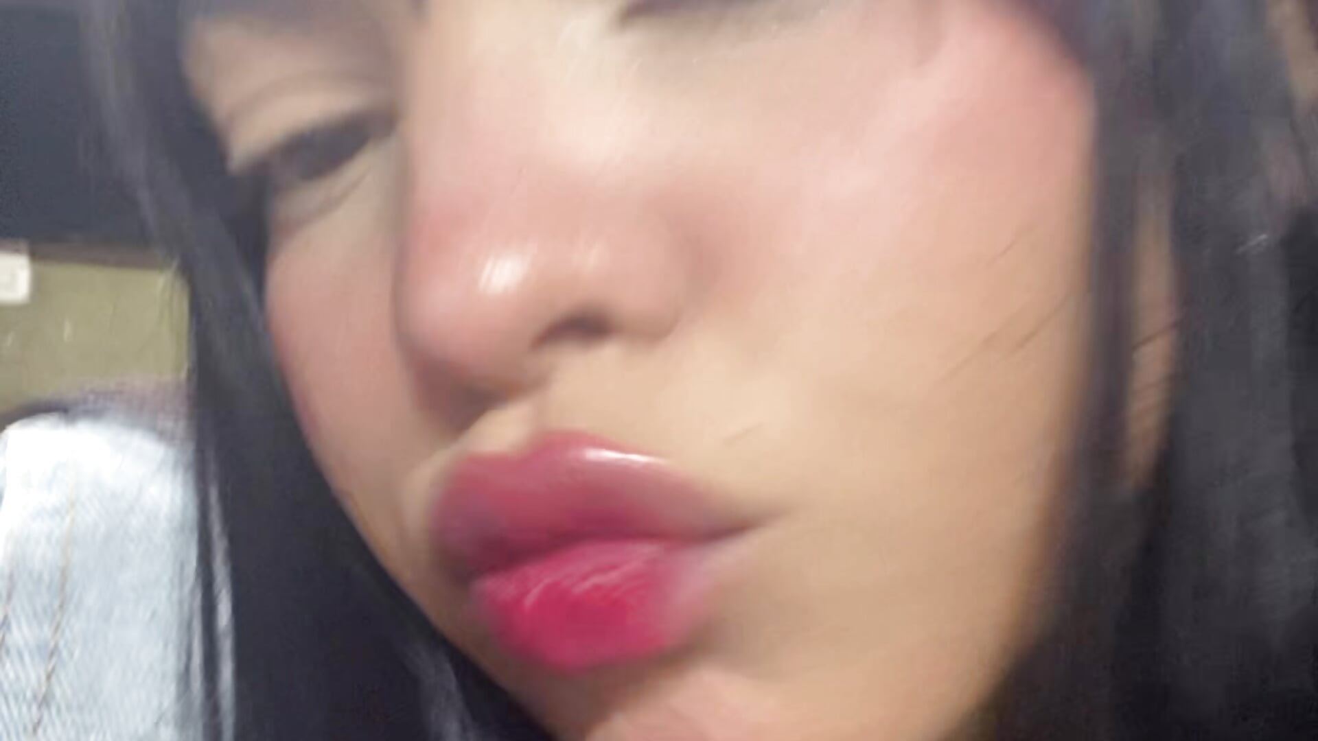 Kiss 😘 - video di Valery_rhoades modella di cam