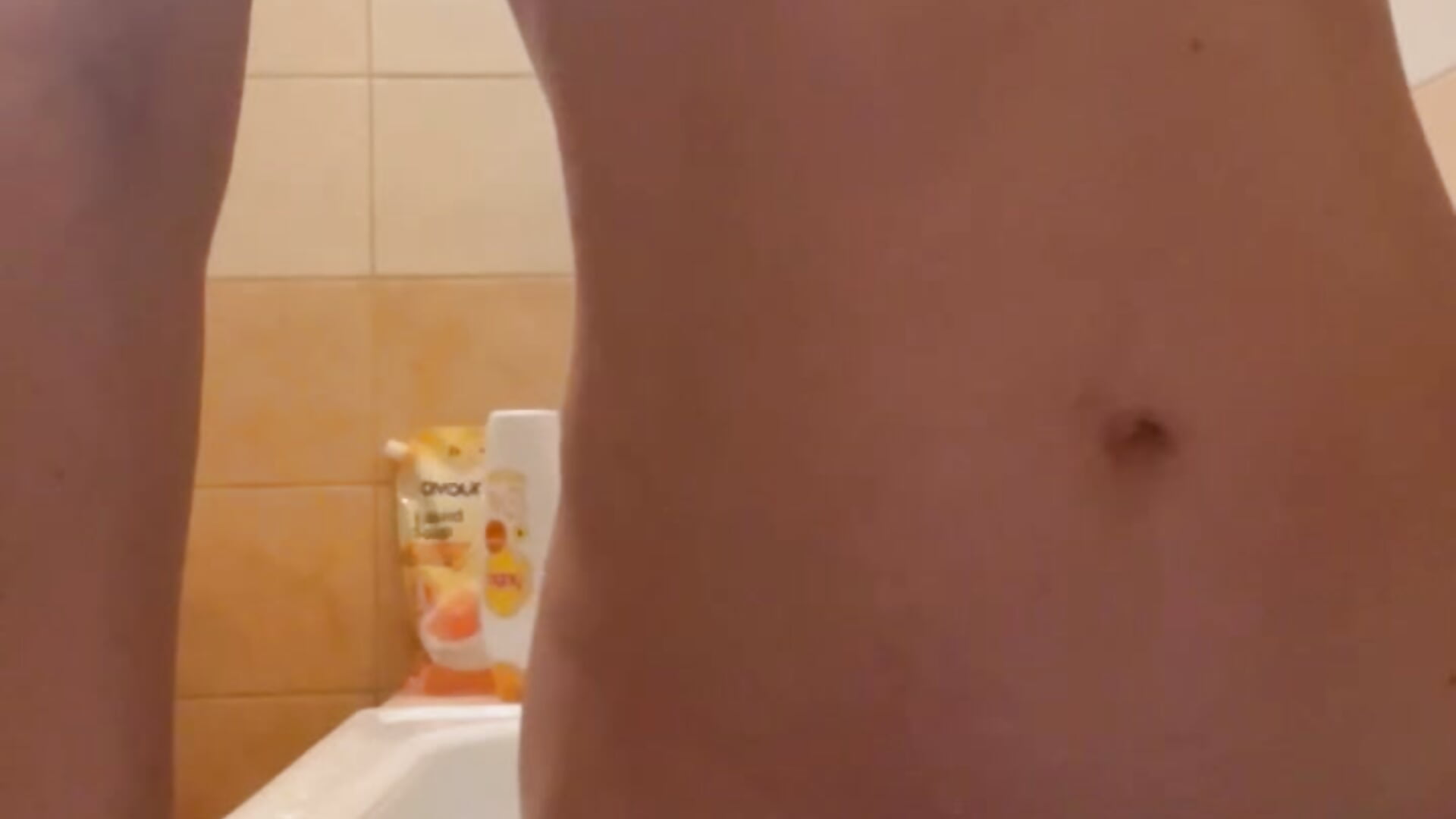 In the bathroom - video by Kleopatra86 cam model