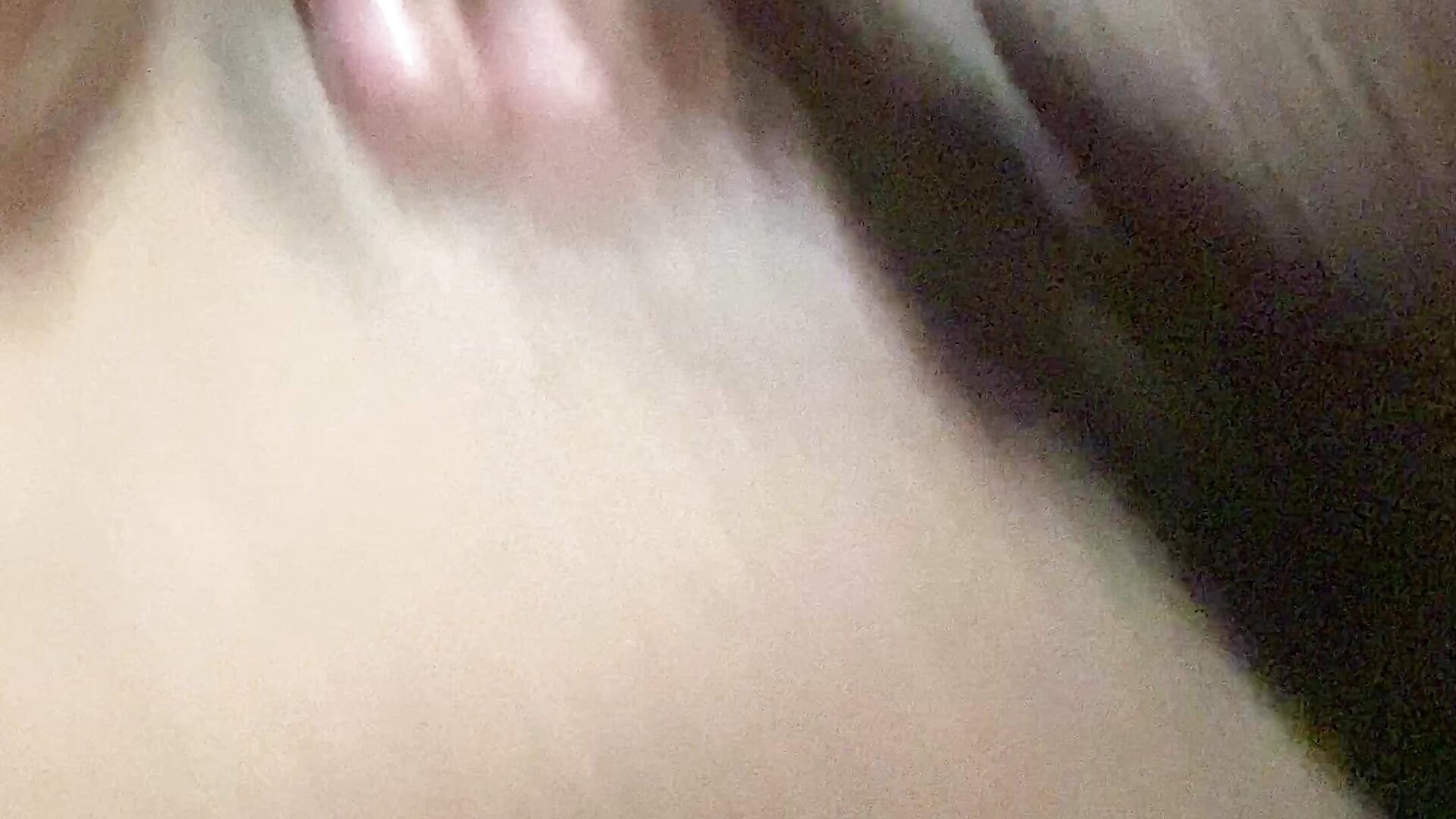 Rubbing my juicy pussy💗