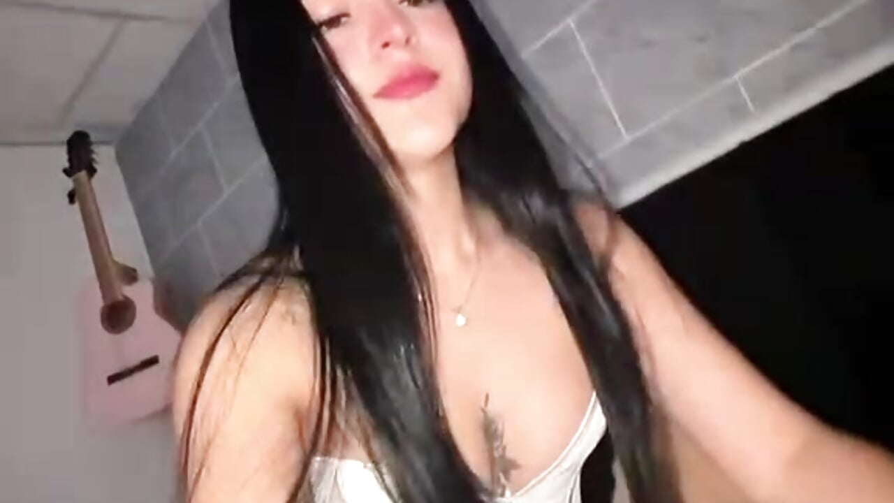 Hii hii👅 - video by Lolaa_0123 cam model