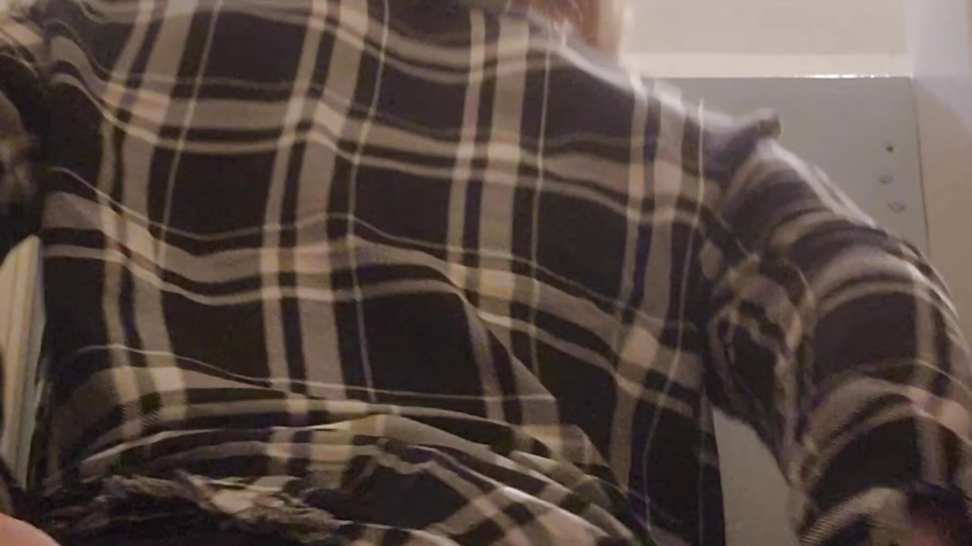 Plug peak - drive in bathroom break - video by GoldenFlameGoddess cam model