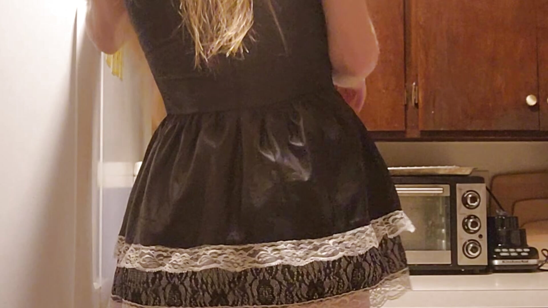 Who's your dirty little maid? - video by GoldenFlameGoddess cam model