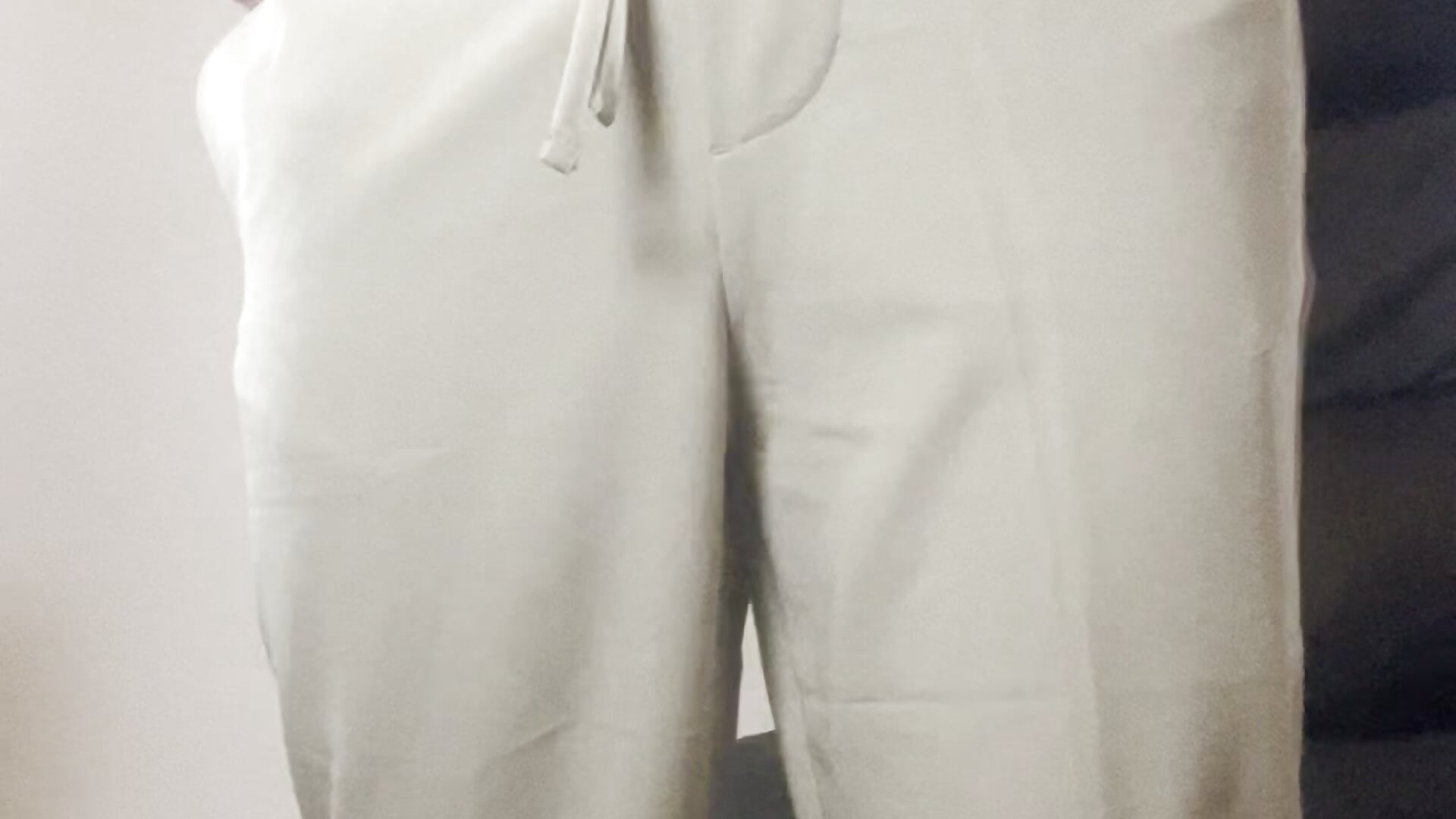 These pants won't hold My cock. - vídeo de Findom_guy modelo de câmara