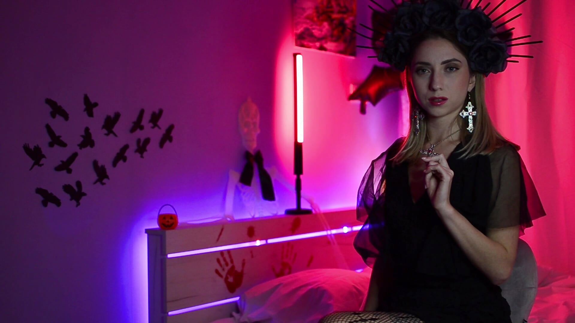 I want to be a witch so I can use your broom - video by Ivy_Ice11 cam model