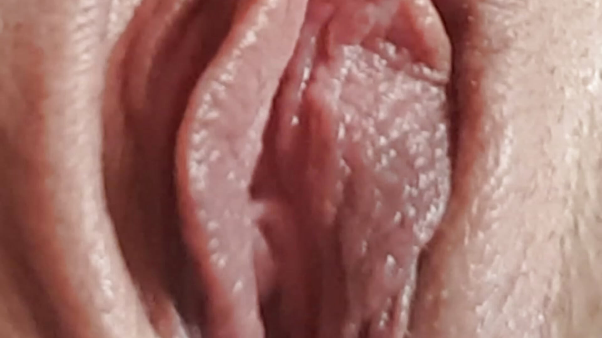 Pussy zoom + pussy pulled apart/Punci közelről + punci széthúzva (23) - video by Missy_DM cam model