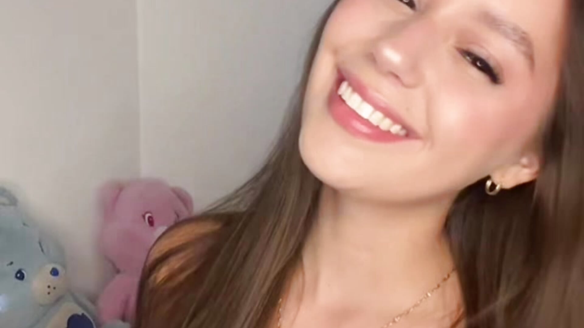 🫦 - 視頻由 Maddy_griffin 主播提供