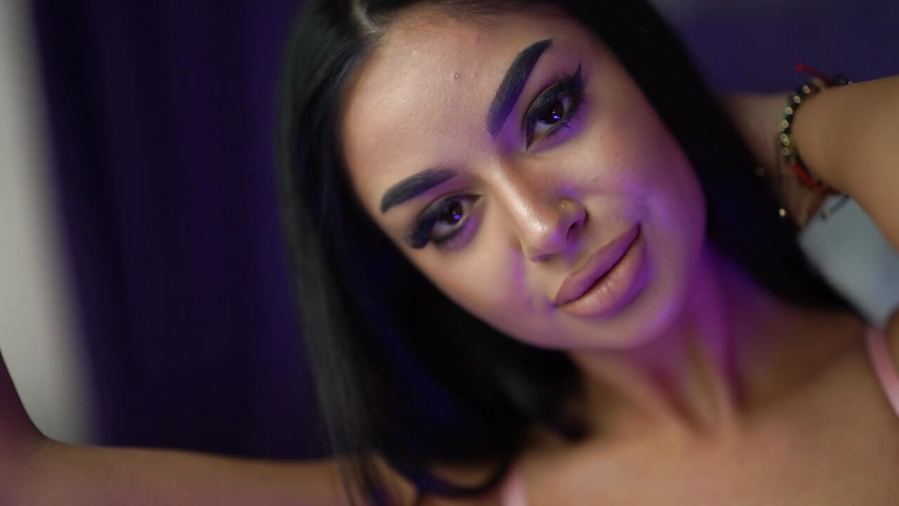 Heels and dangerous vibess - video BlackCover_ kameramallilta