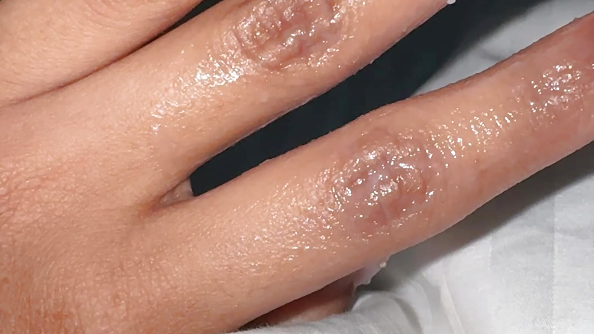 My dirty wet fingers - video by Nisha2708 cam model