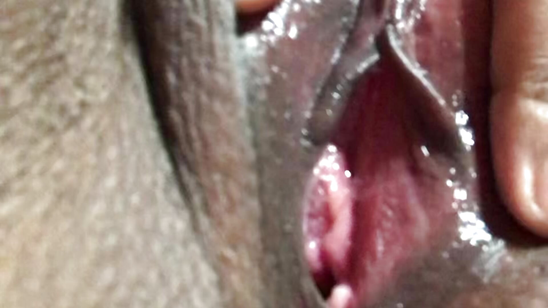 Super explicit wet pussy - فيديو من michell_bling1 موديل الكام