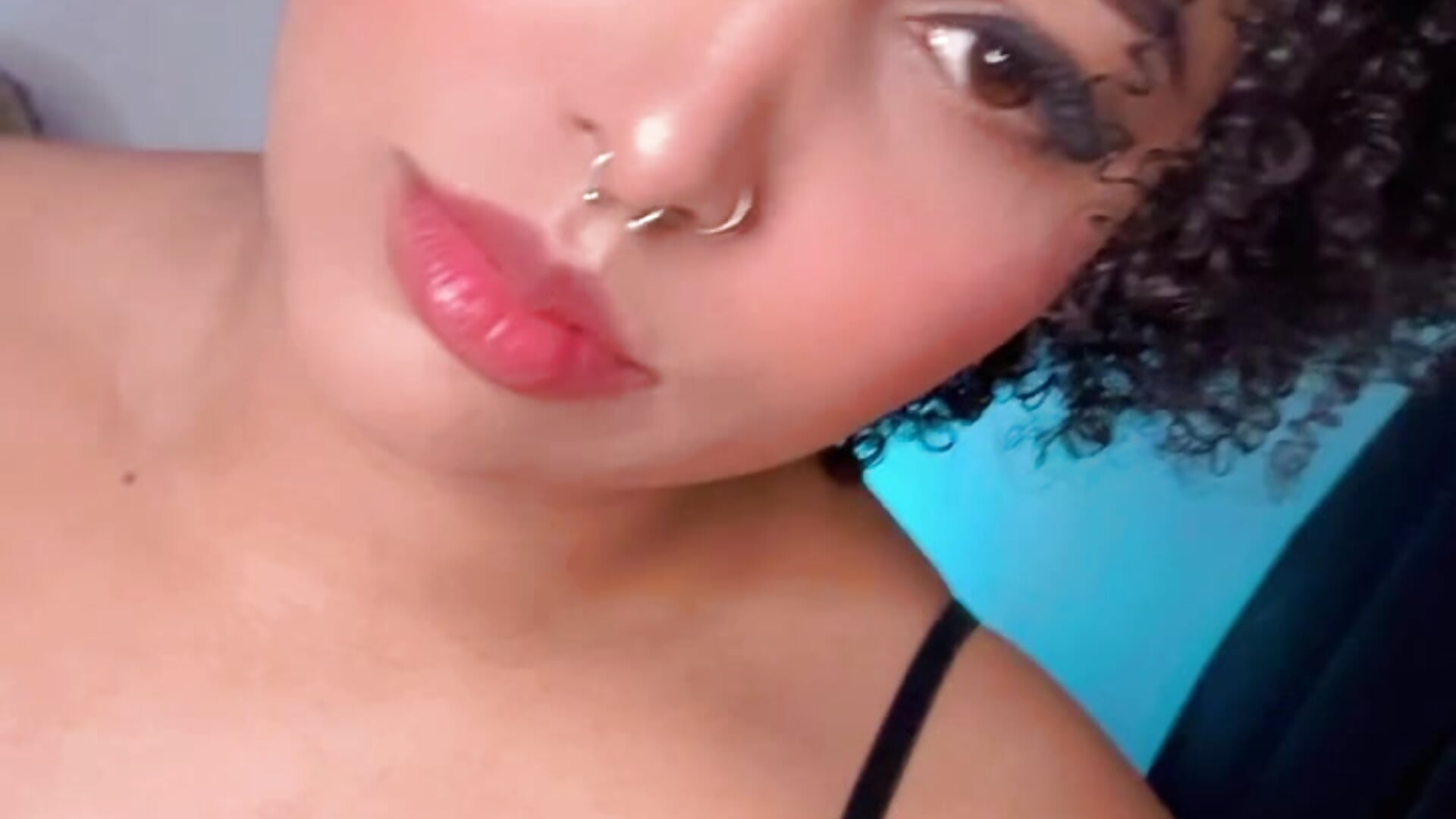 Kisses - فيديو من michell_bling1 موديل الكام