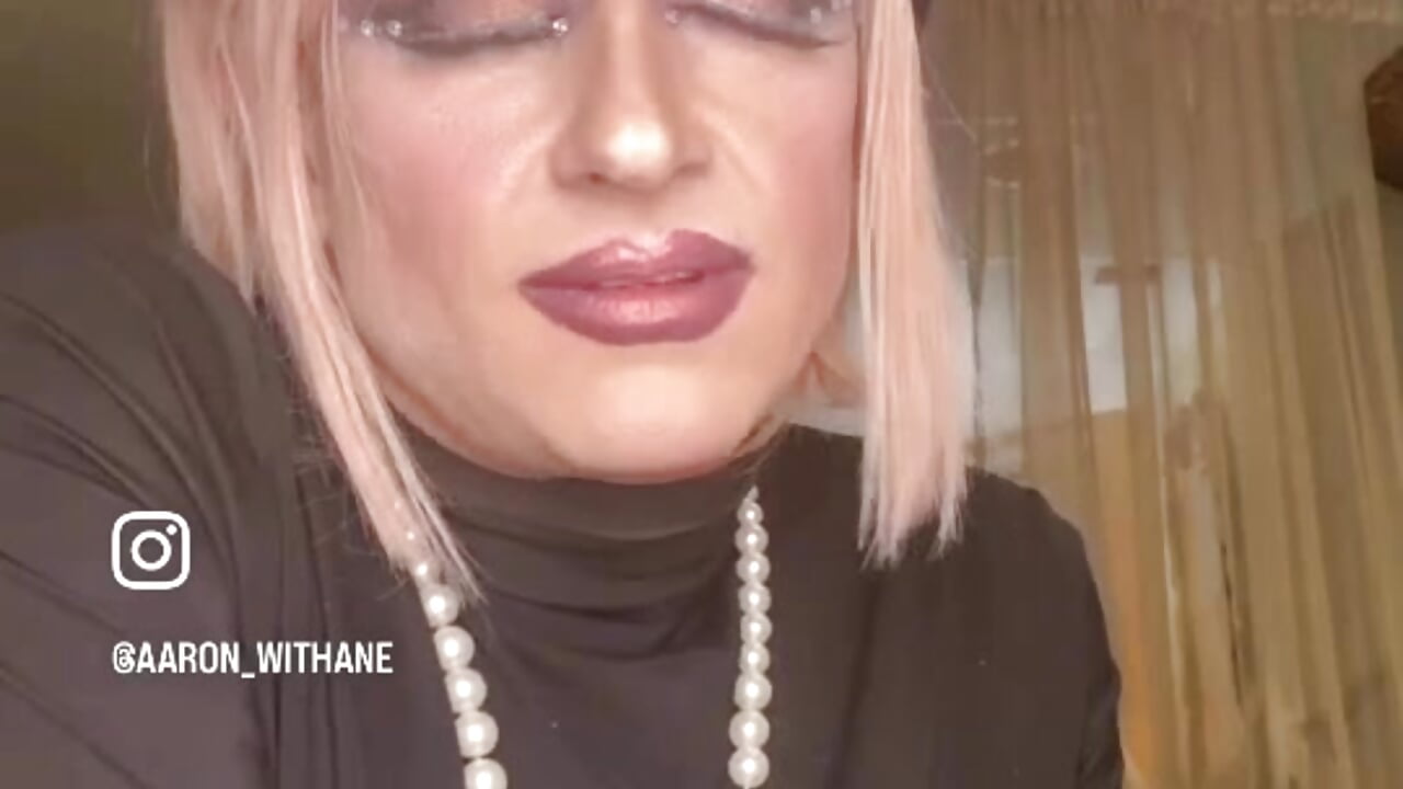 Yea this dominatrix is inside too eh – video modela na kameri MaxSpadeErotica