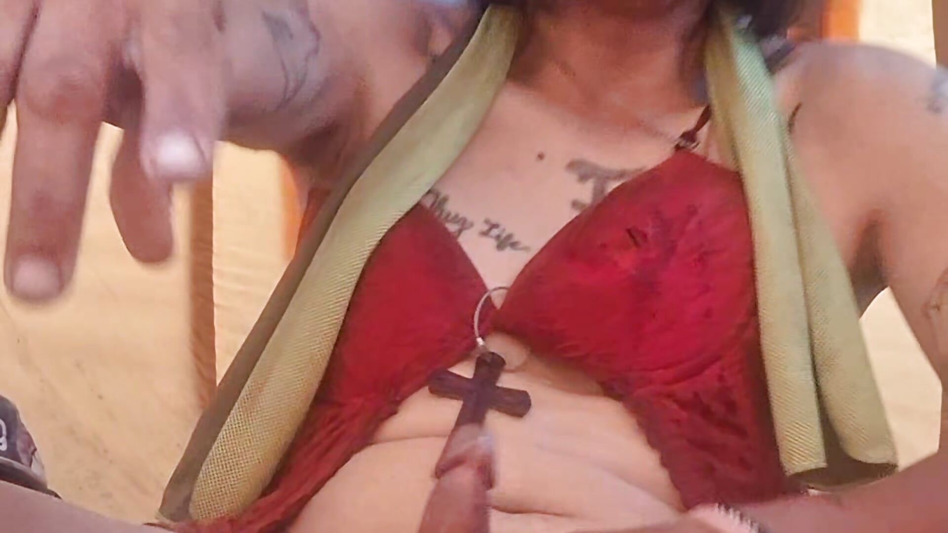1000012921.mp4 - video by shaved cam model