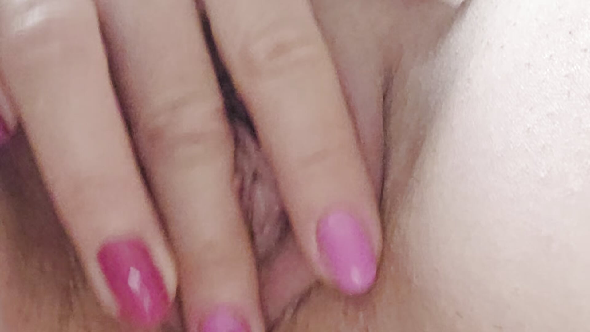 Play with my  pussy