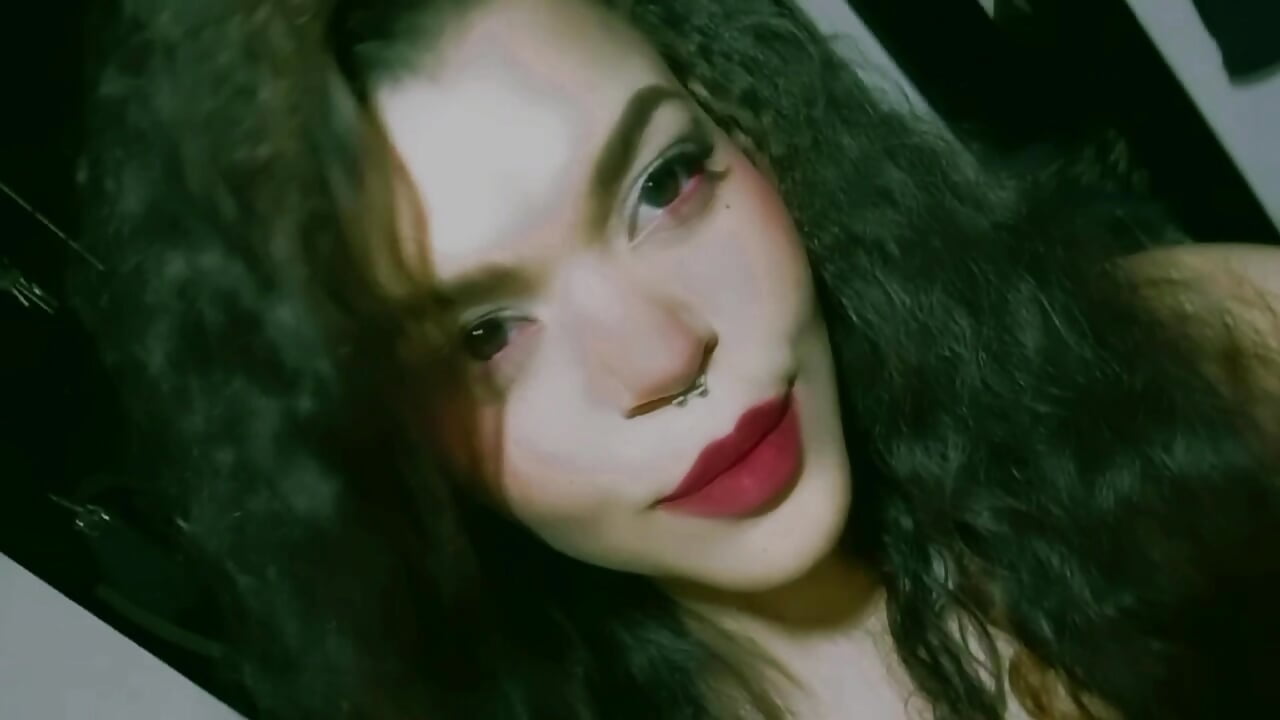 Hypnotized''' - video by yourmajesty cam model