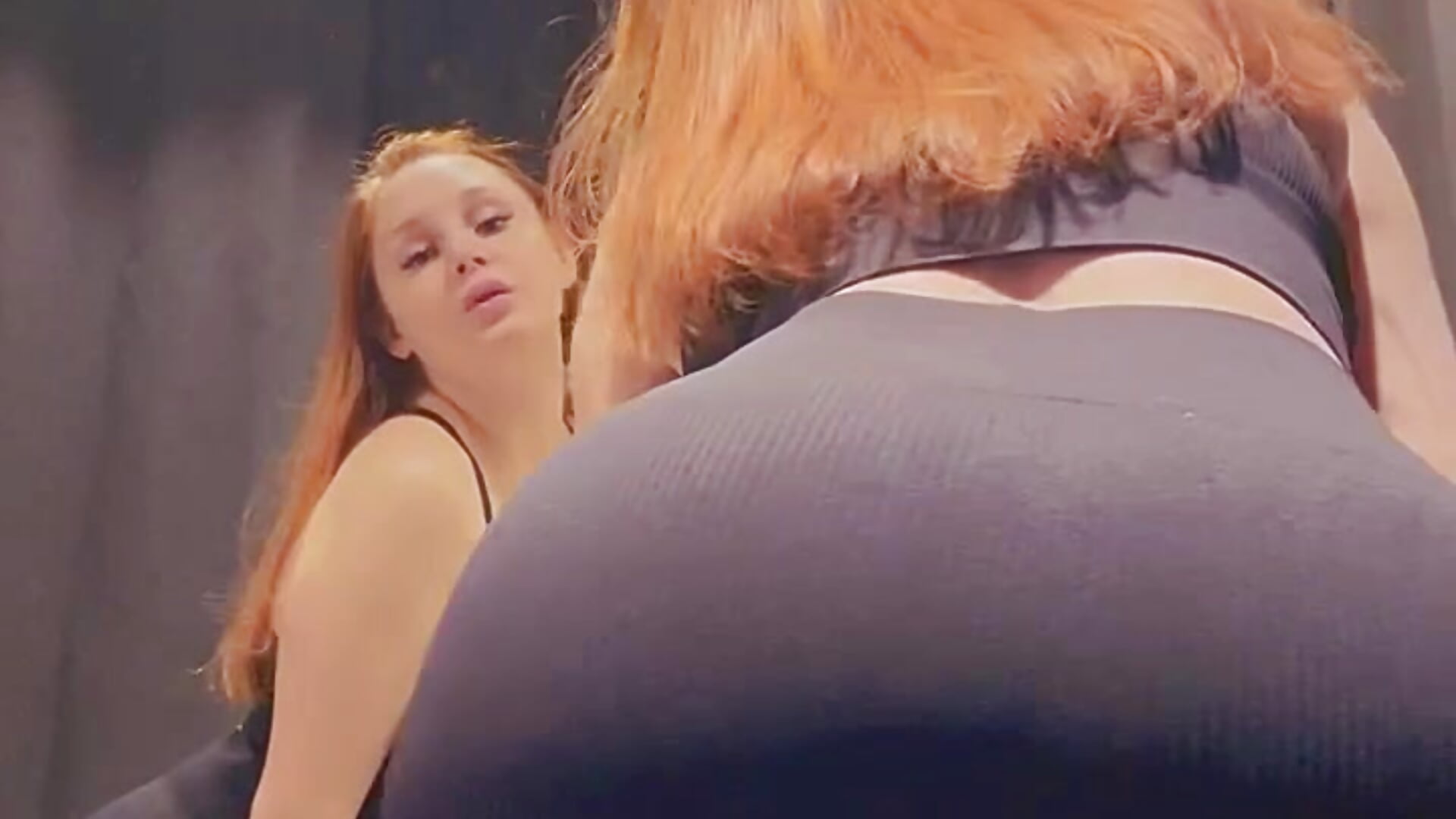 teaser of A secret dance in the fitting room