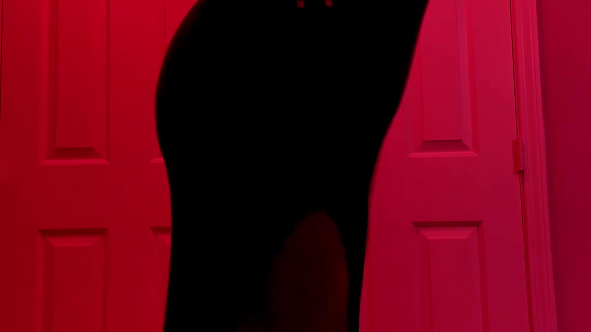 Red light challenges can be fun - video by lunaxbat cam model