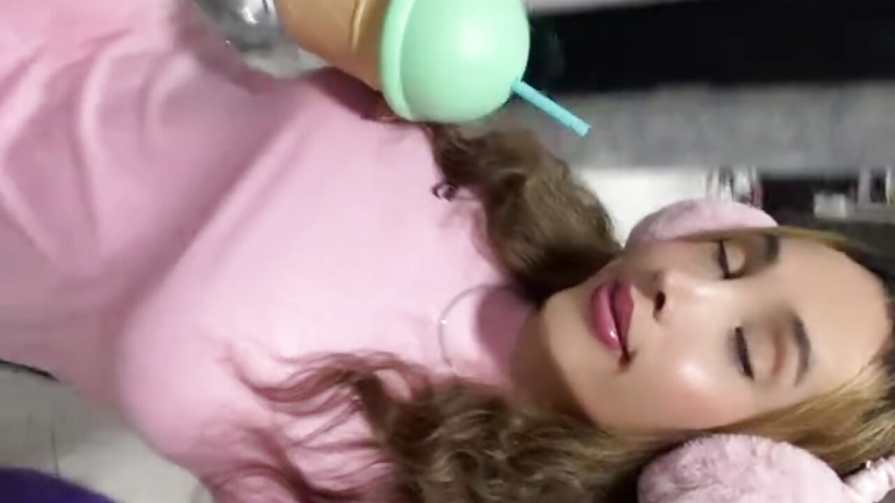 WhatsApp Video 2025-06-13 at 6,55,48 PM - video van pamelabigcock69 cam-model