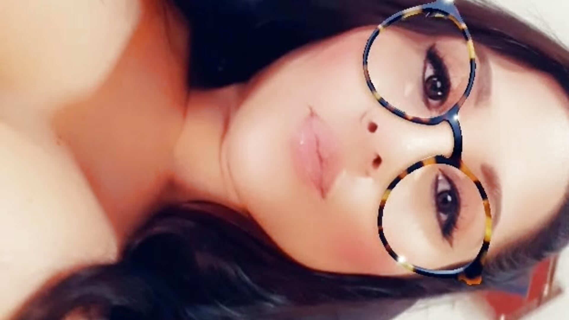 Hello ...hello - video by Aronna_V cam model