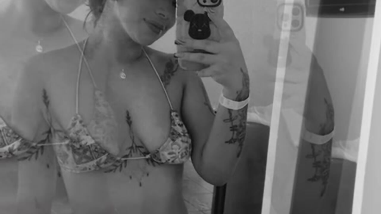 Vane Lopez– vane_lopez_ kameramodell videója